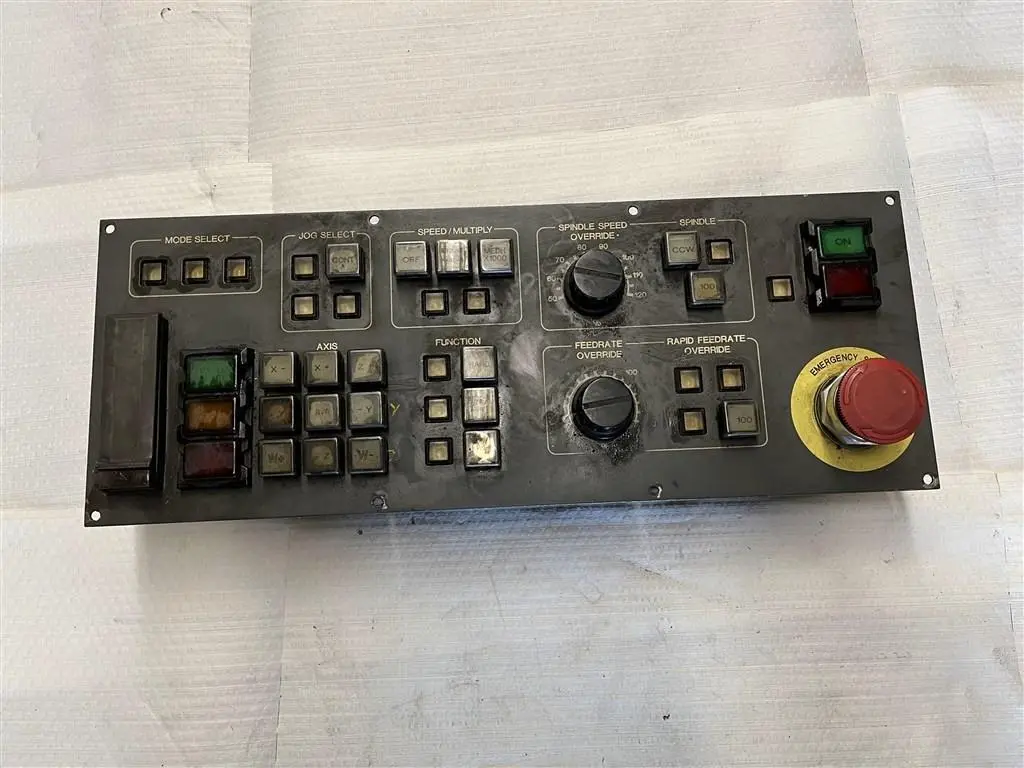 USED ALLEN BRADLEY 8520-MTB OPERATOR PANEL