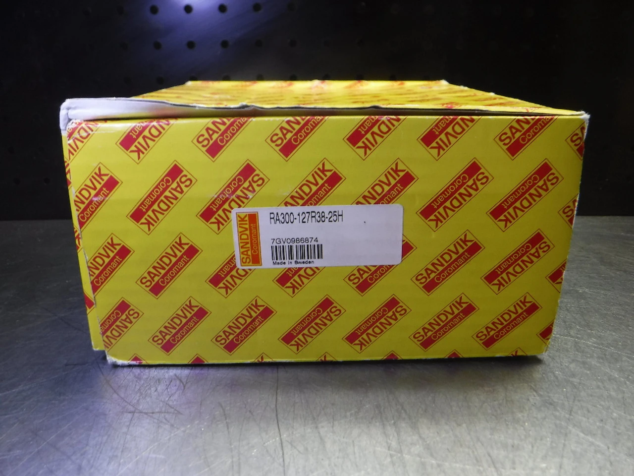 Sandvik 5" Indexable Facemill 1.5" arbor RA300-127R38-25H (LOC2820B)