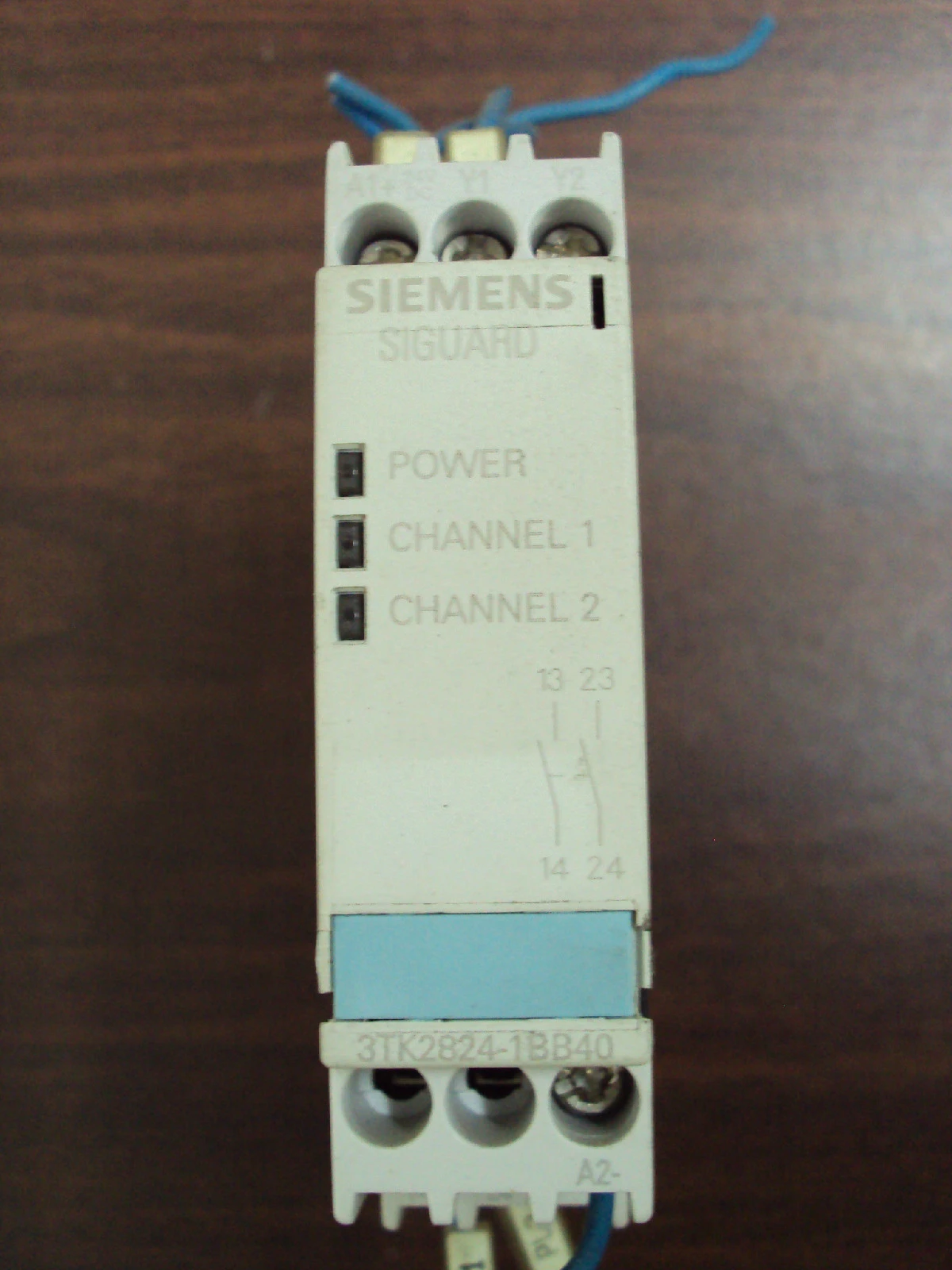 Siemens 3TK2824-1BB40 Siguard Safety Guard Relay
