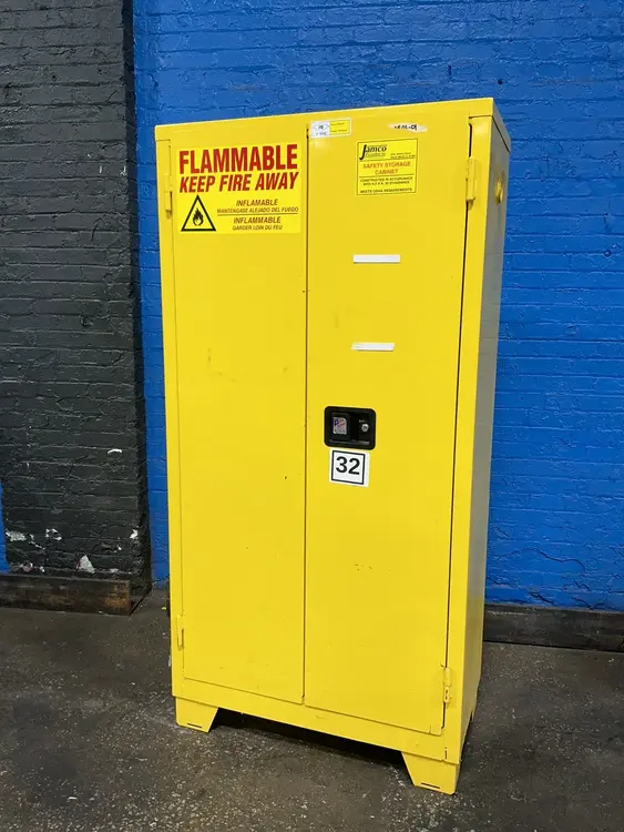 Used JAMCO PRODUCTS FM44 Cabinets Ohio US | HGR 24 #1185816