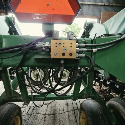 JOHN DEERE 455 Grain Drill | Iron Listing (35)