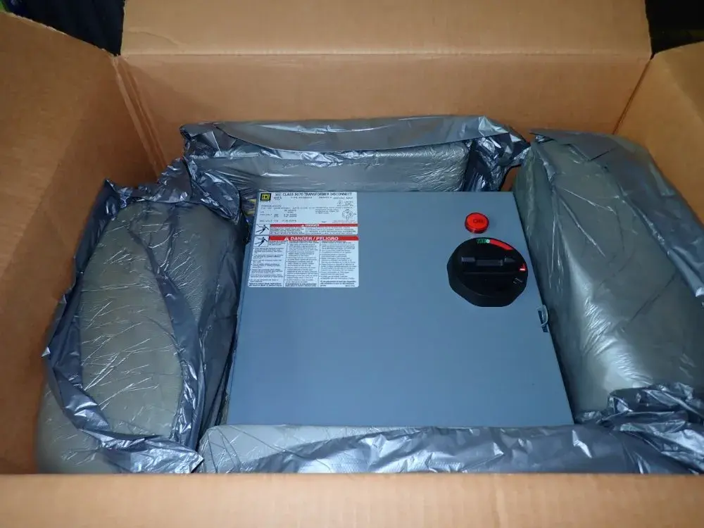 NEW SQUARE D 9070SK2000G3D101