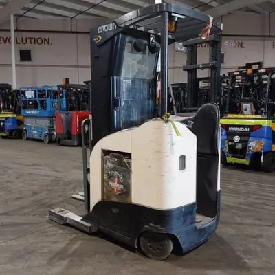 USED 2016 CROWN RR5725-45