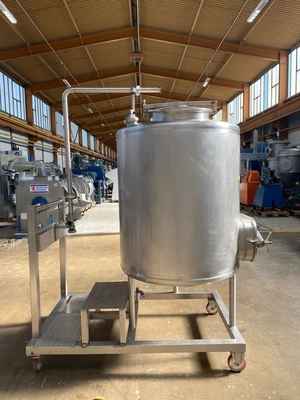 _UNKNOWN_ 800 Litre Stainless Steel Tanks | Perry Equipment (3)