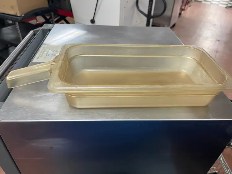 Used Carlisle Used 1/3 Size Amber High Heat Plastic Food Pan with Handle - 2 1/2" Deep Pans Illinois US | Falcon Restaurant Supply #1375868