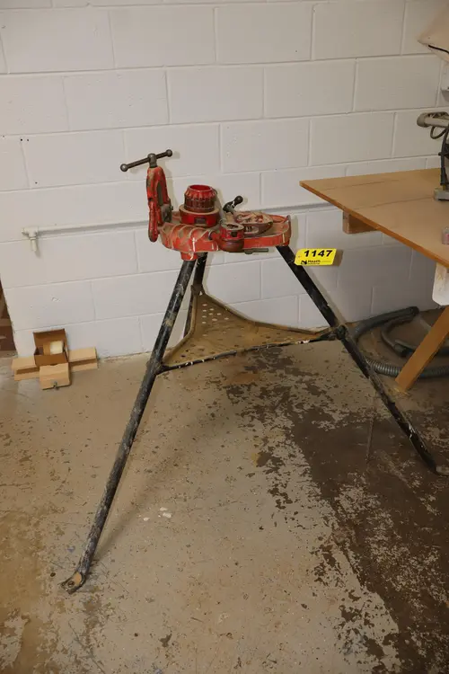 Used _UNKNOWN_ RIDGID NO 40A TRISTAND W/ HAND THREADER & PIPE CUTTER Pipe Threaders Illinois US | Heath Industrial Auction Services #1400350