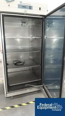 USED Thermo Fisher Scientific Thermo Scientific 3950 Large-Capacity Reach-In CO2 Incubator