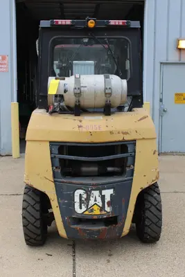 CAT P8000 Forklift Trucks | Levy Recovery Group (5)