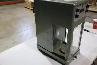 Mettler Instrument B5H26 Precision Scale 200g STOCK 2053