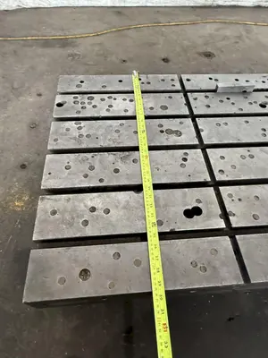 36" X 29-1/2" DEVLIEG E-TABLE. STOCK # 0238025