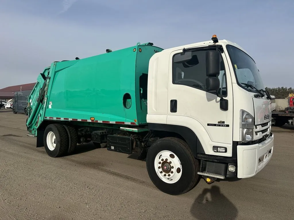 Used 2019 ISUZU FTR NEW WAY Garbage trucks Minnesota US | Carco Truck & Equipment #1514275