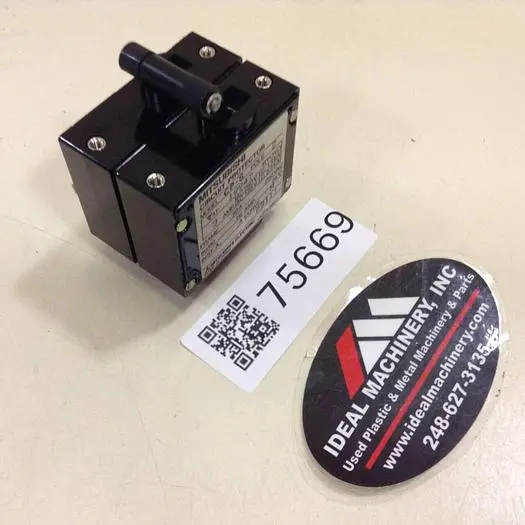 Used MITSUBISHI CP-S-3 Circuit Breakers Michigan US | Ideal Machinery #578420