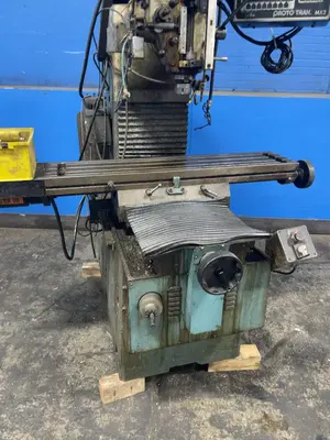 Used SWI TRAKTRM Vertical Mills Ohio US | HGR 24 #998385