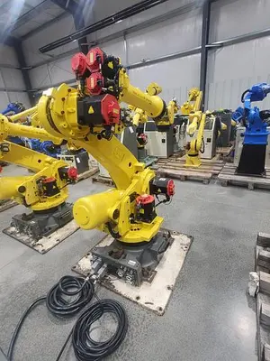 USED 2015 FANUC R-2000IC/210F