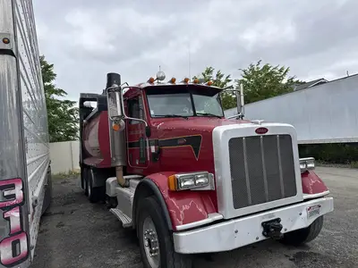 USED 2013 PETERBILT 365