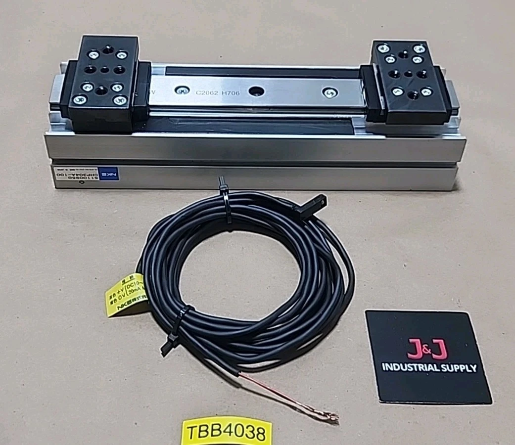 NEW NKE CHP304A-100
