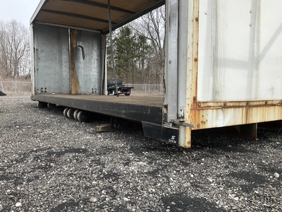 USED SUPREME CURTAINSIDE TRUCK BODY 24’