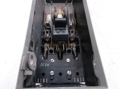 General Electric THFP321XL 3-Pole Fusible Disconnect Switch Panel Mount 30A 240V
