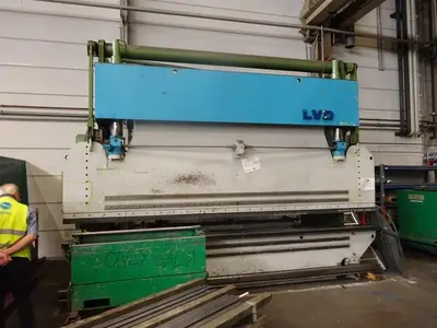 USED LVD PP 200 TON X 5100 MM