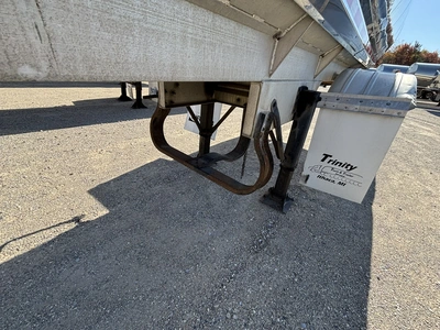 Used 2017 WALKER MILK TANKER TRAILER Liquid Supply Trailers Michigan US | Miedema Asset Management Group #1709518