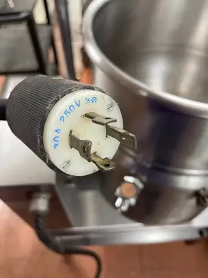 Used Crown Used Crown Market Forge EC-10 Electric 10 Gallon Tilting Jacketed Steam Kettle 240V 3 Ph Cooking Kettles Illinois US | Falcon Restaurant Supply #1375750