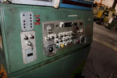 USED 1989 MINSTER 400 TON SSDC PRESS
