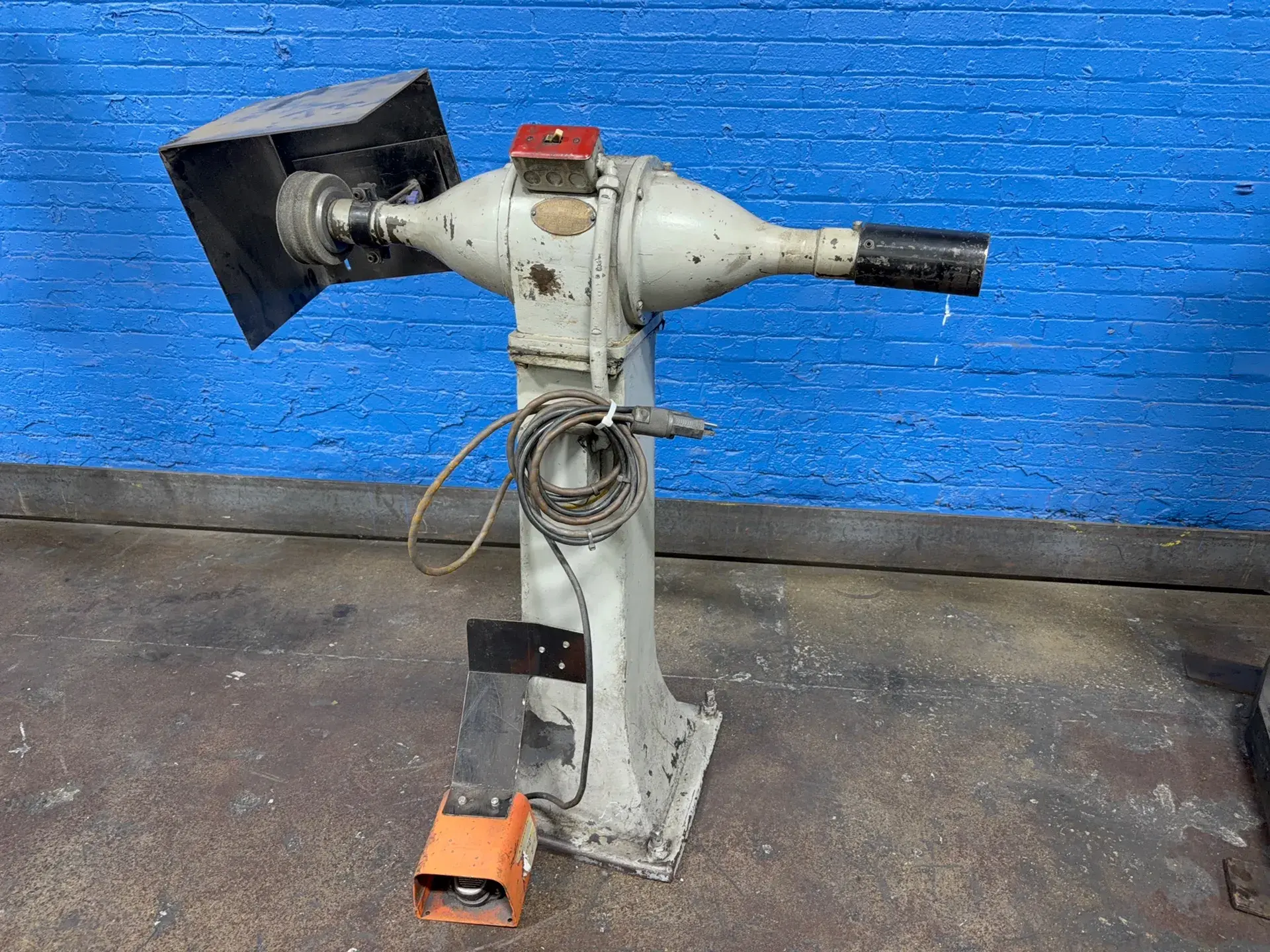 Used UNITED STATES ELECTRICAL TOOL NO. 84 Polishing Machinery including Buffers Ohio US | HGR 24 #1150434
