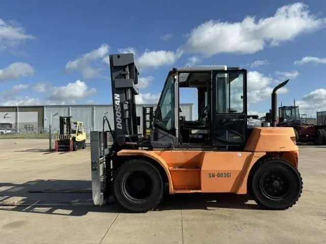 Used 2016 DOOSAN D80S-7 Internal Combustion Forklifts: Pneumatic Tire Illinois US | Somerset Equipment Sales #1546128