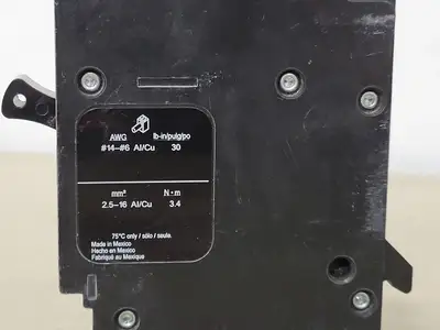 NEW SQUARE D EDB16015