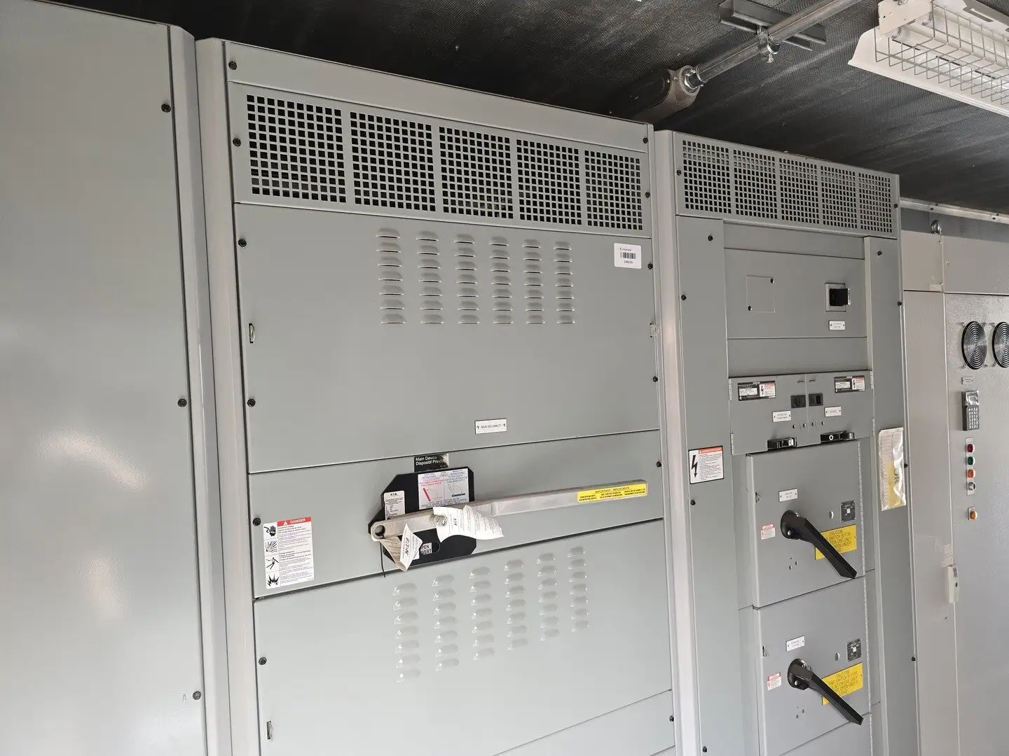 1600 Amp 480 volt Main Disconnect w/ 5 Breakers