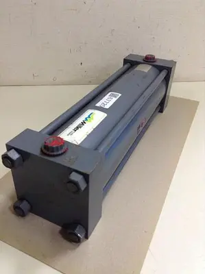 USED MILLER CYLINDER720