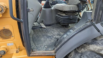 USED 2005 CASE 590SM