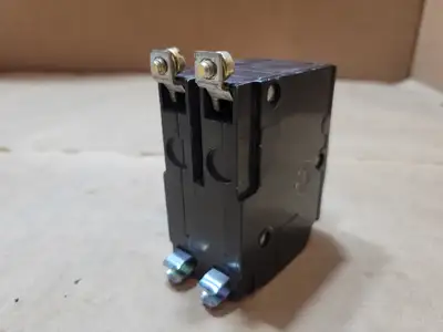 Used SQUARE D QOB250 Switchgears British Columbia CA | Lenmark #1438466