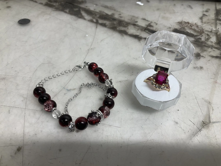 Used _UNKNOWN_ _UNKNOWN_ Jewelry & Gemstones Michigan US | Miedema Asset Management Group #1330008