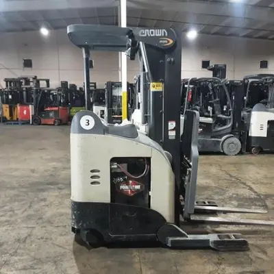USED 2019 CROWN RR5725-45