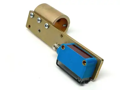 GL6-P451 | Sick 1 Miniature Photoelectric Sensors G6 1052634 w/ Bracket - Used