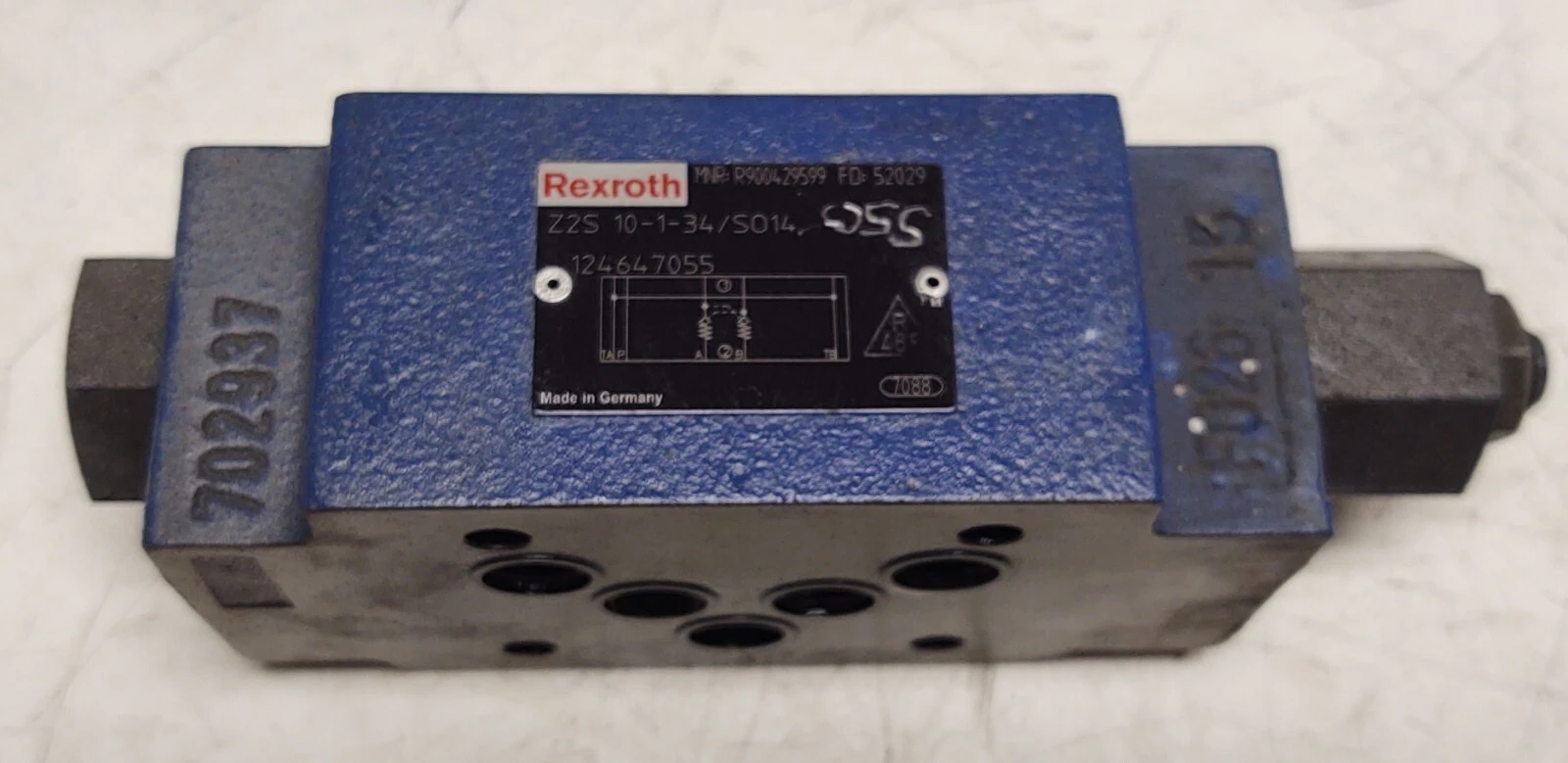 USED Rexroth R900429599 Z2S 10-1-34/SO14