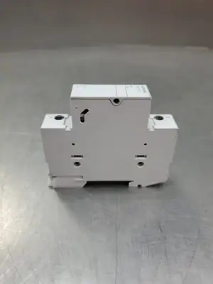 USED Siemens 3NW7 013 Cylindrical Fuse Base, 30A, 600V
