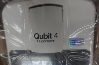 USED THERMO FISHER SCIENTIFIC QUBIT 4 FLUOROMETER