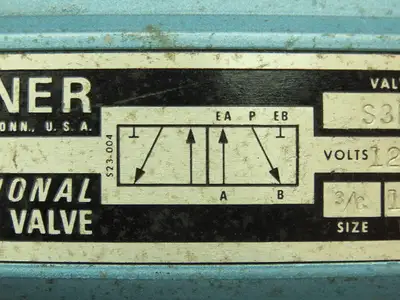 Skinner S3R0ABL3 Pneumatic Directional Control Solenoid Valve 5/2 Pos 120V 3/8"