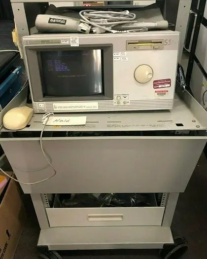HEWLETT PACKARD 16500C LOGIC ANALYSIS SYSTEM 16500-40502 x3, 16555D Analyzer