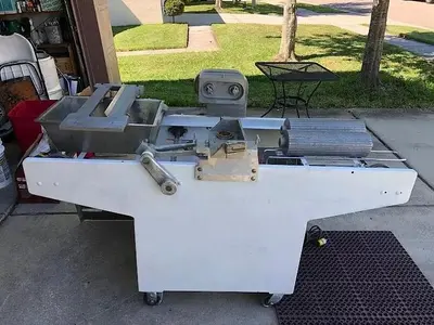 USED 2000 CHAMPION C65