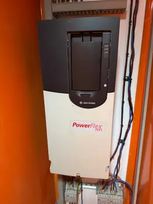 800A Motor Control Center MCC, 575V, 800A Bus, Form 4A, IP42 Enclosure
