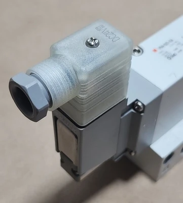 NEW SMC VP544-5DZ1-03A