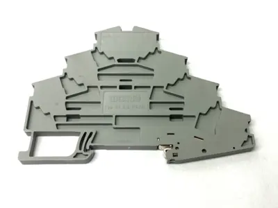 USED PHOENIX CONTACT FOUR-LEVEL MOTOR TERMINAL BLOCK ST 2,5-PE/ LOT OF 5