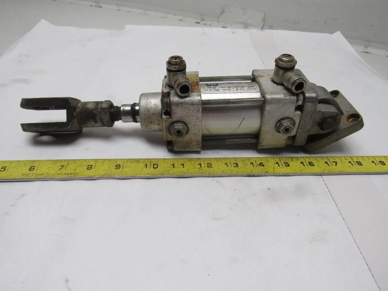 Used MECMAN _UNKNOWN_ Pneumatic Cylinders | Arrow Industrial #632712