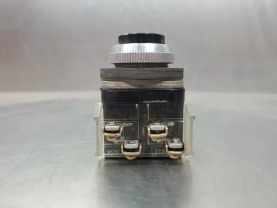ALLEN BRADLEY 800T-B2 SER B BLACK PUSHBUTTON SWITCH. 4D-8