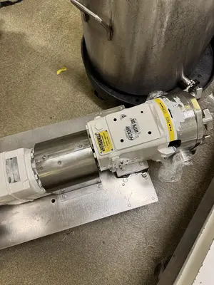 USED WAUKESHA PUMP WHITE MODEL 30