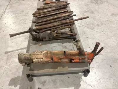 Used Chicago Pneumatic Jack Demolition Hammer & Bit Set Hammers Michigan US | Maverick Industrial Sales #1397886
