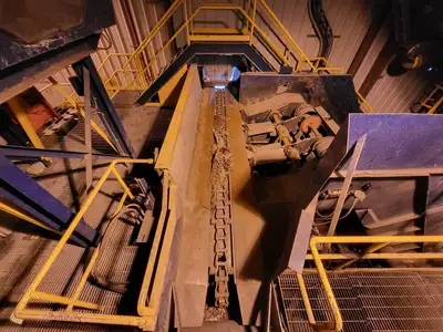 Infeed Log Conveyor for Chipper